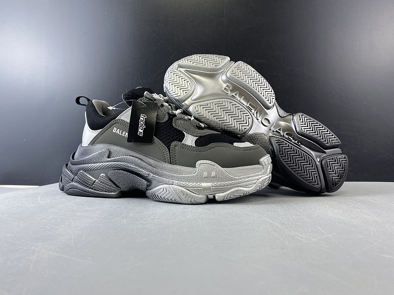 BLCG Triple S 583546-W06F1-0841