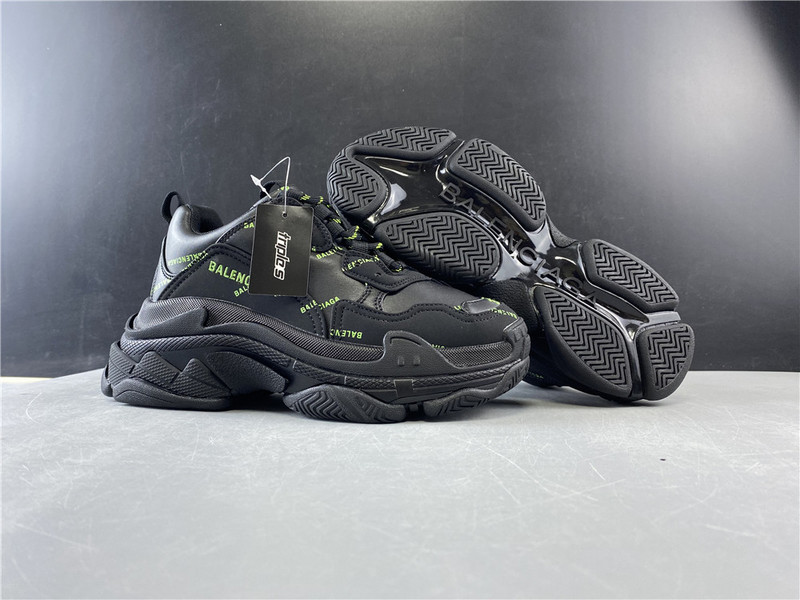 BLCG Triple S 542039-W2FA1-7633