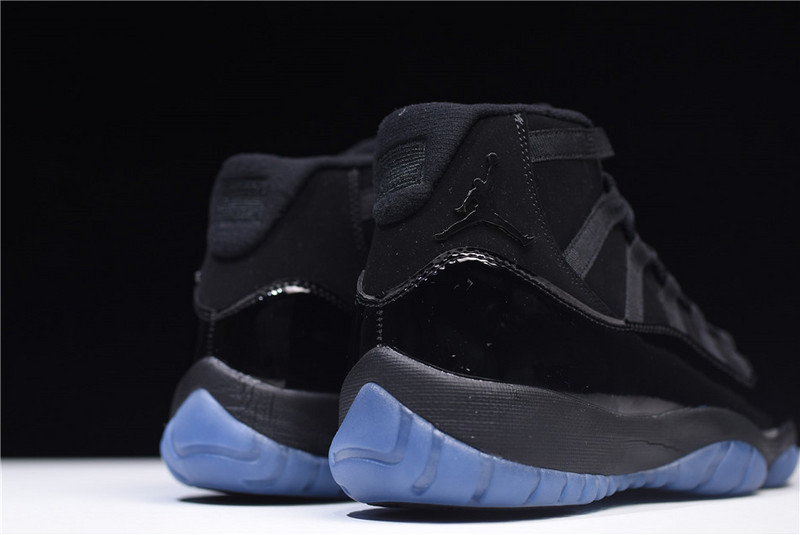 Air Jordan 11 “Cap and Gown” black  378037-005