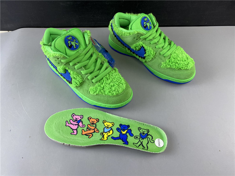Grateful Dead x Nike SB Dunk Low 