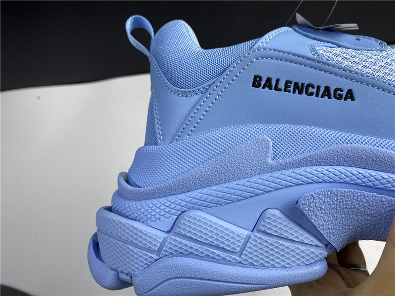 BLCG Triple S 542039-W2FW1-4906
