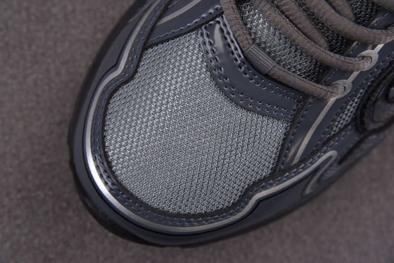 DR B30 Sneaker