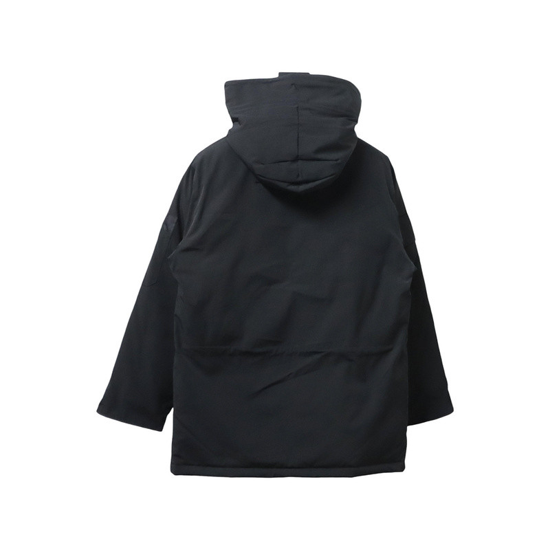Can*a Go*e coat