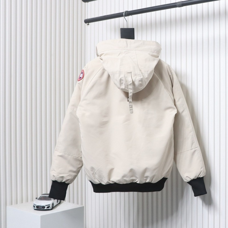 Can*a Go*e coat