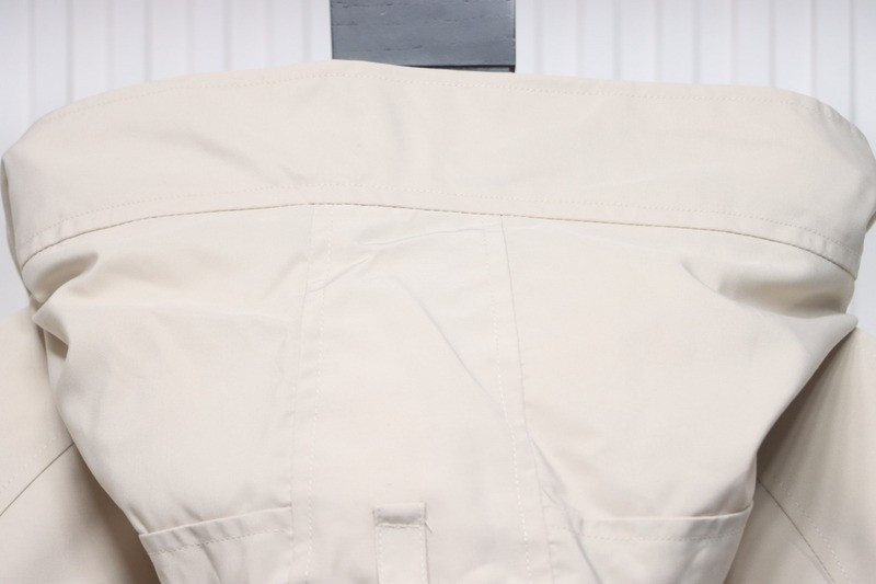 Can*a Go*e coat