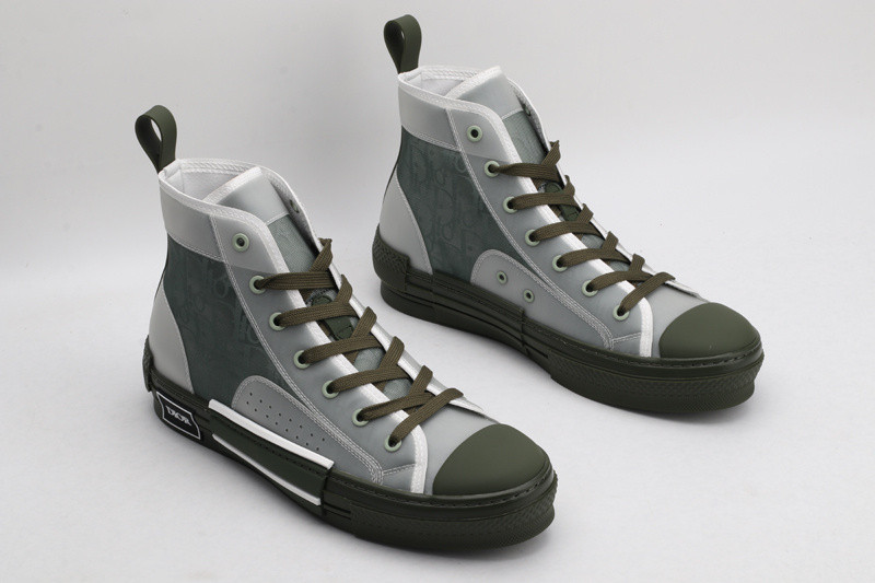 DR B23 High Top Sneaker