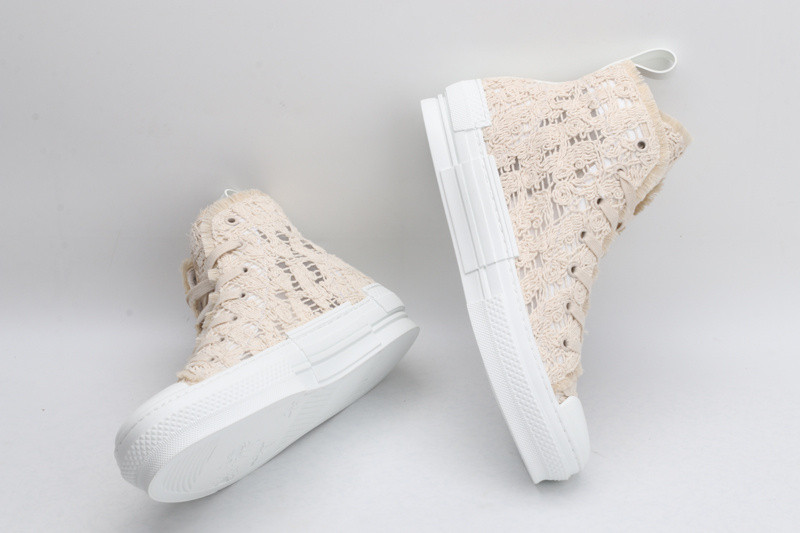 DR B23 High Top Sneaker