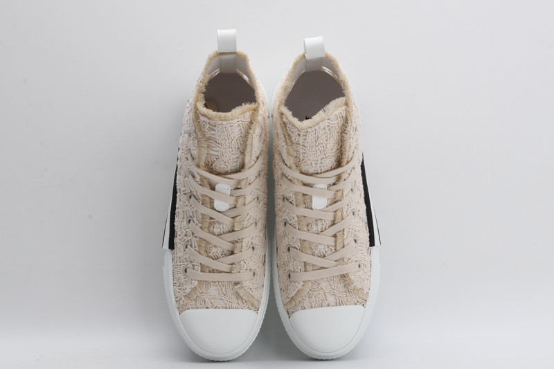 DR B23 High Top Sneaker