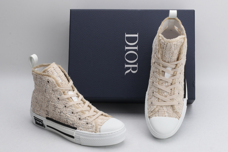 DR B23 High Top Sneaker