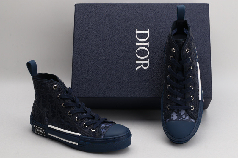 DR B23 High Top Sneaker