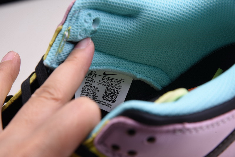 NIke Dunk Low SE 