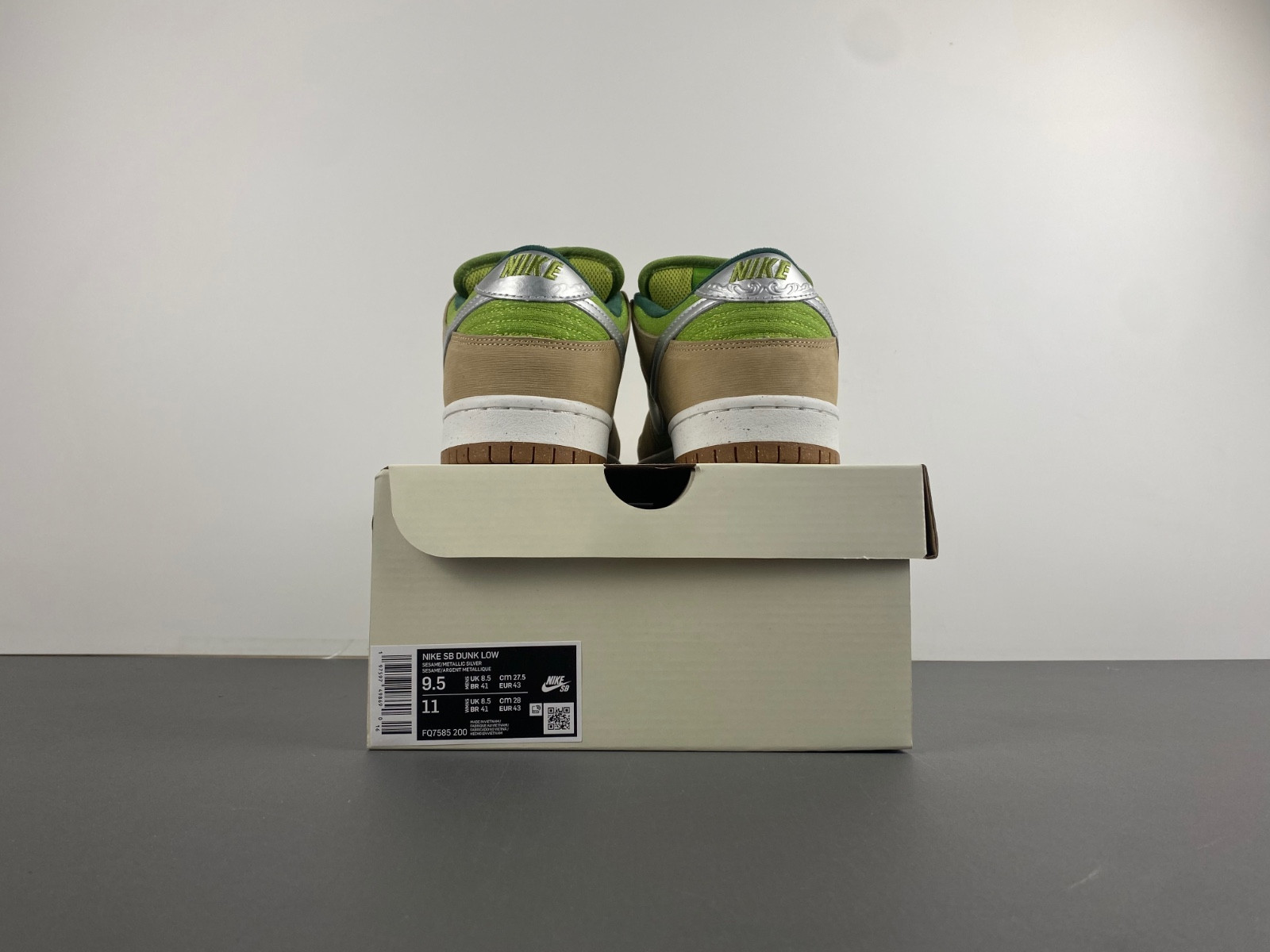 Nike SB Dunk Low “Escargot” FQ7585-200