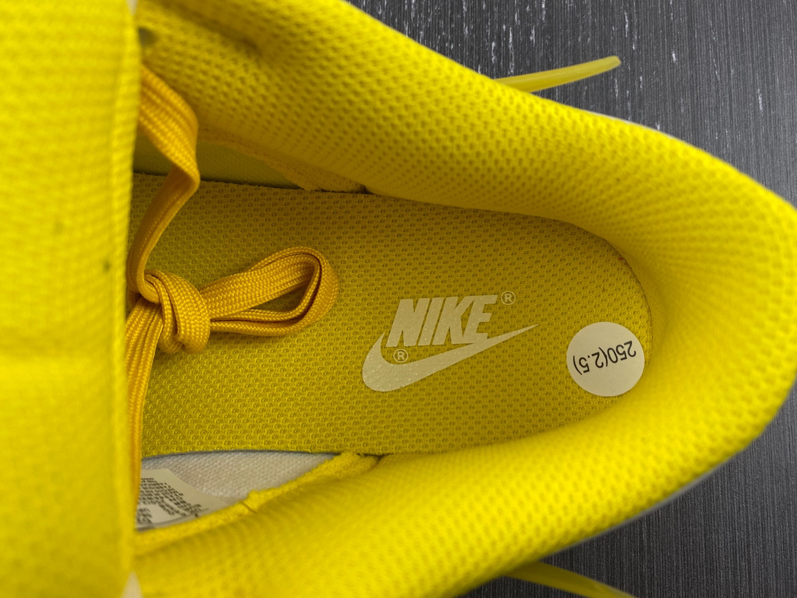 Nike Dunk Low Twist “Vivid Sulfur” DZ2794-100