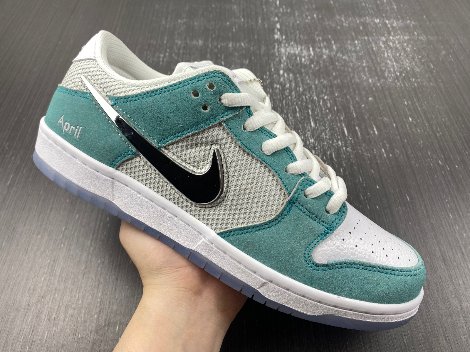 Dunk Low FD2562-400