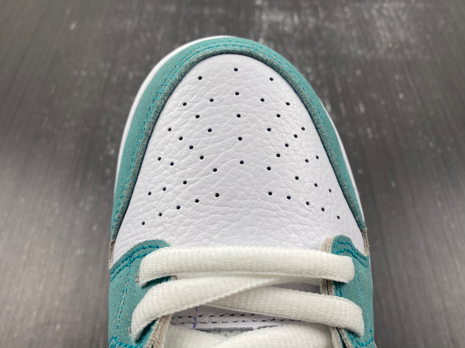Dunk Low FD2562-400
