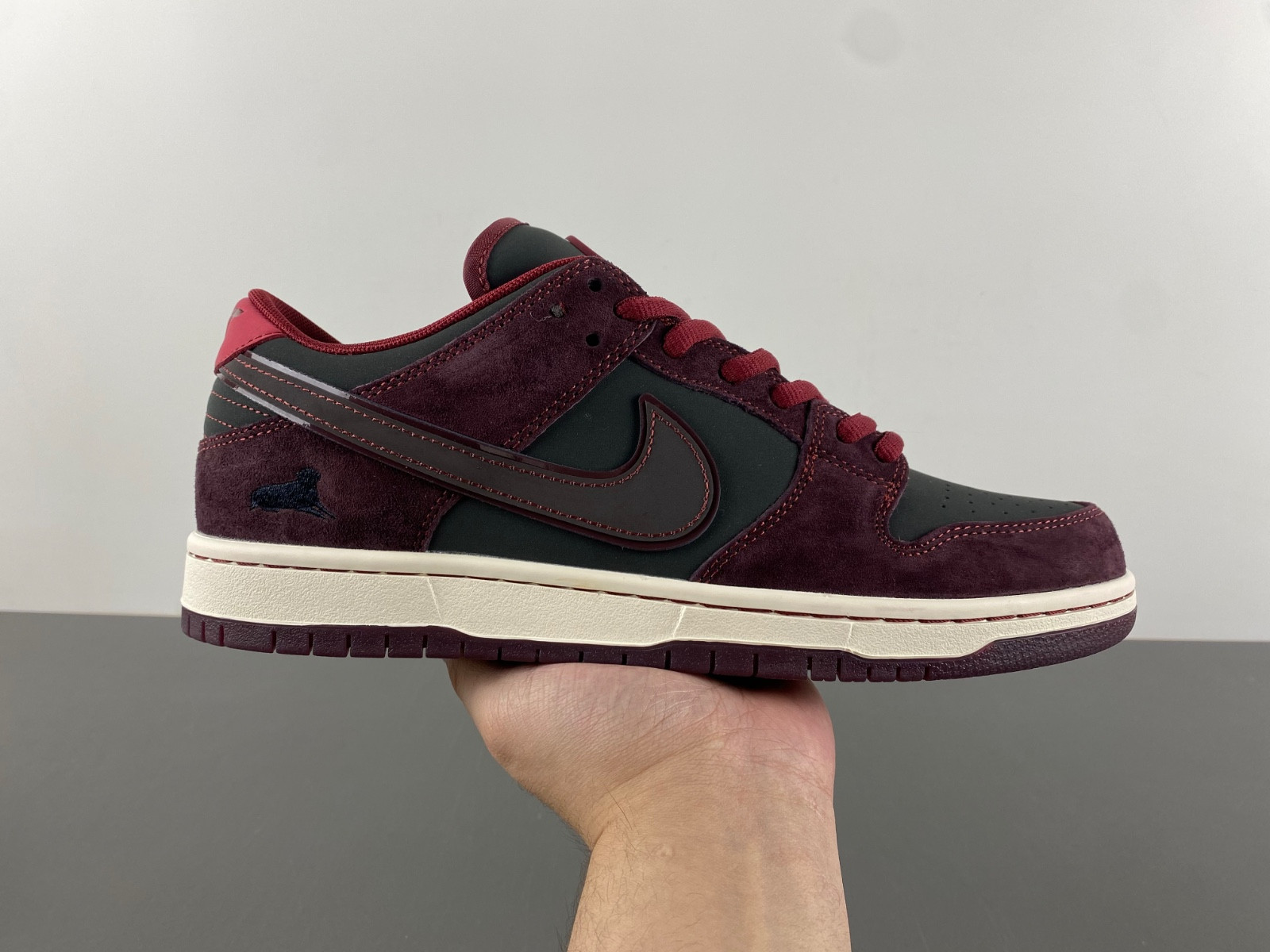 Riot Skateshop x Nike SB Dunk Low FZ1289-200