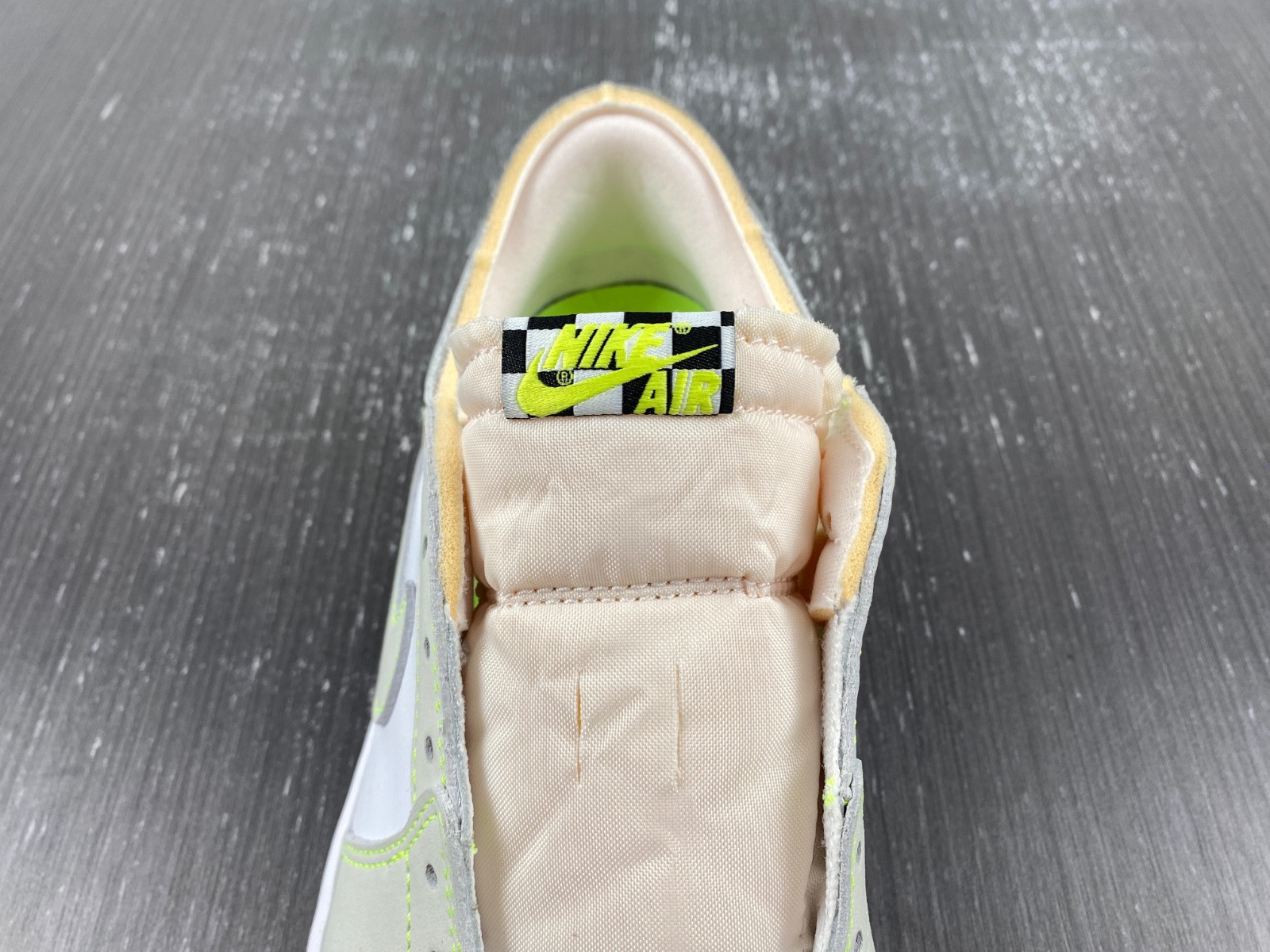 Jordan 1 Retro Low White Ghost Green Black  DM7837-103