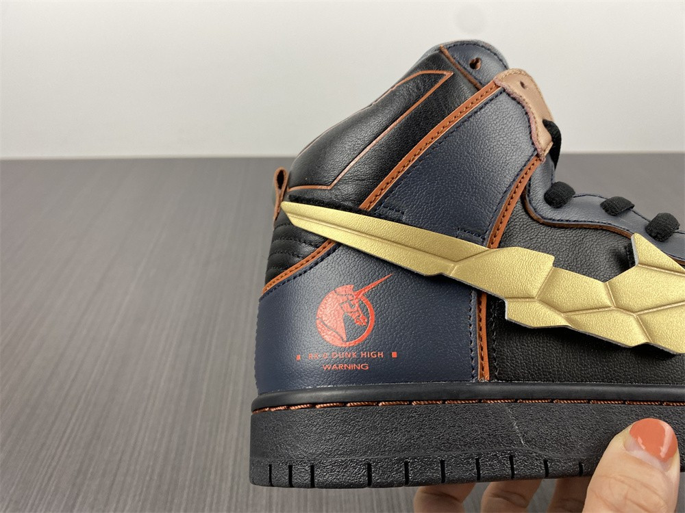 Gundam x Nike SB Dunk High DH7717-400