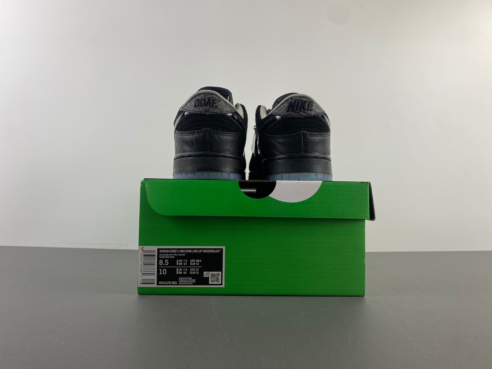 Division Street x Nike Dunk Low Lux “Oregon Black” HV1470-001