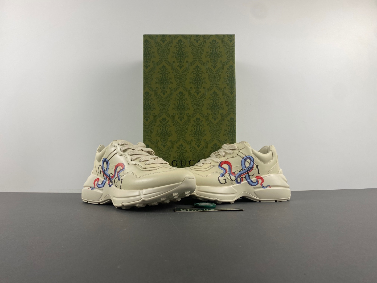 GC Sneakers