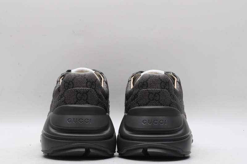 GC Sneakers