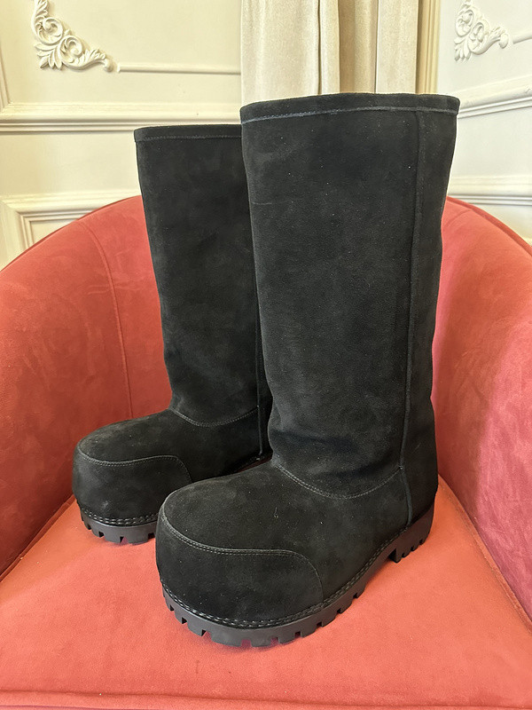 Ba*len*cia*ga boots