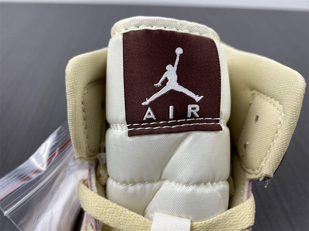Nike Air Jordan 1 Mid DO7440-821
