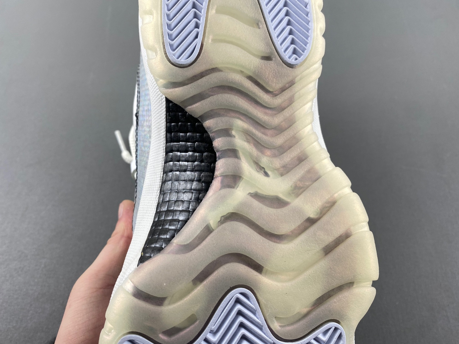 Air Jordan 11 HQ7000-001
