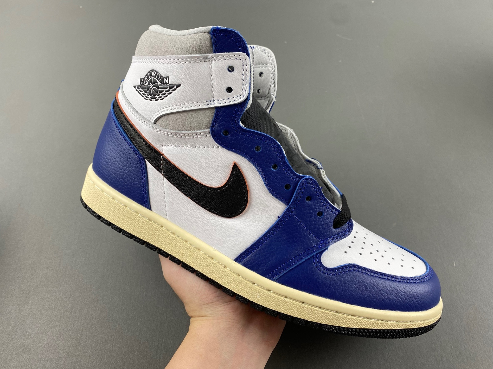 Air Jordan 1 High OG Rare Air “Deep Royal Blue” DZ5485-100