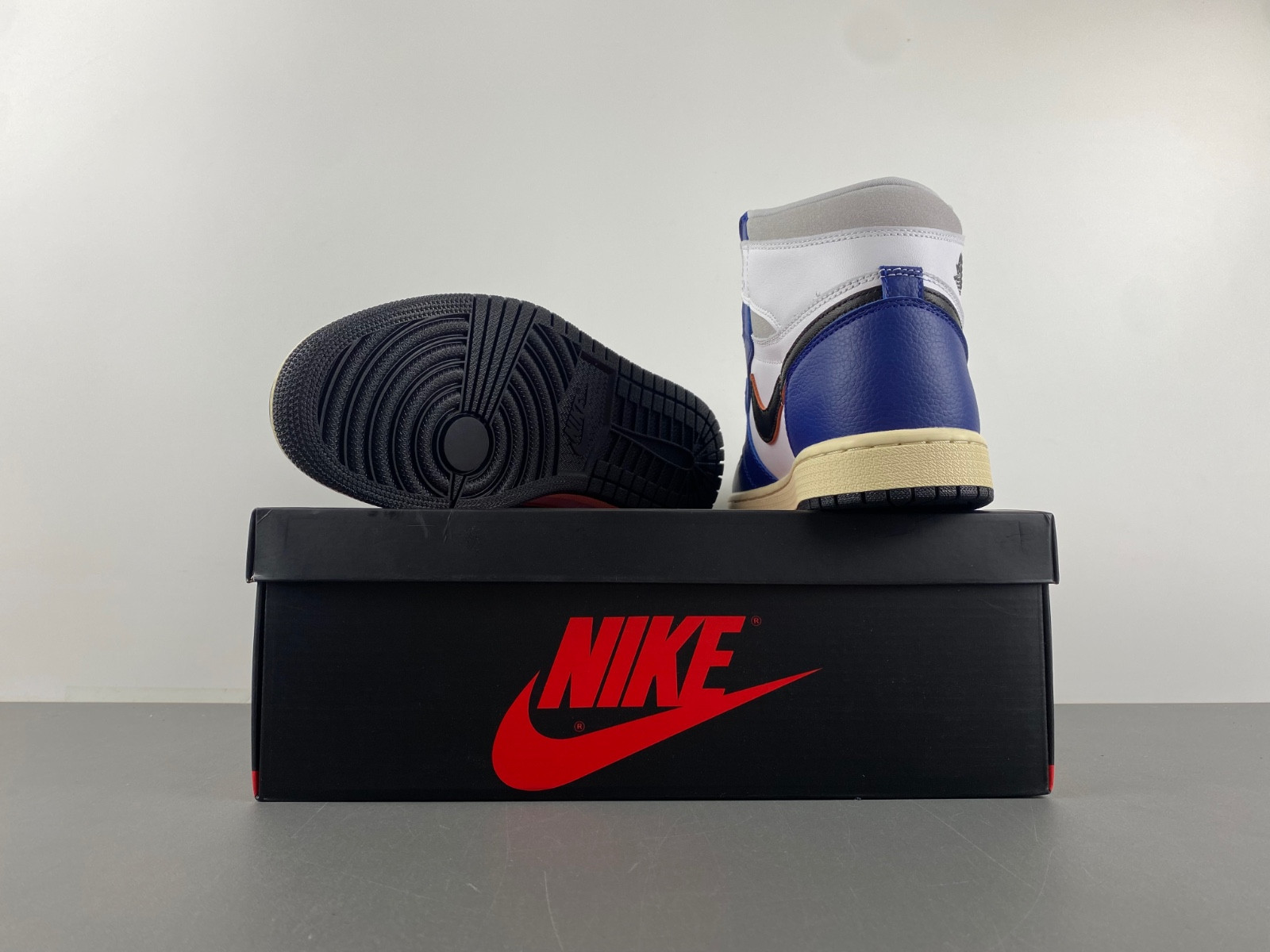 Air Jordan 1 High OG Rare Air “Deep Royal Blue” DZ5485-100