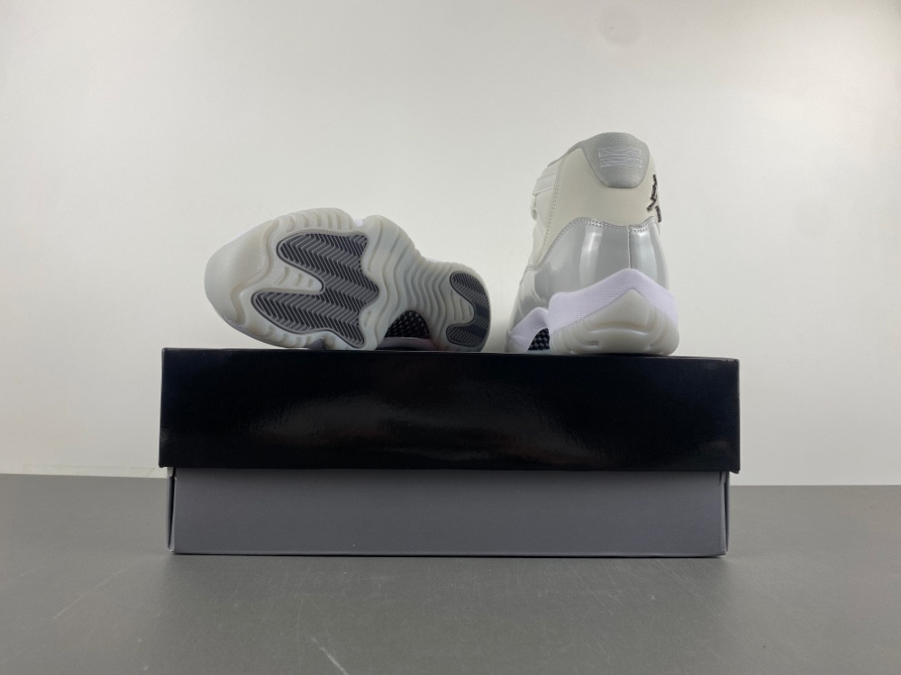 Air Jordan 11 AR0715-110