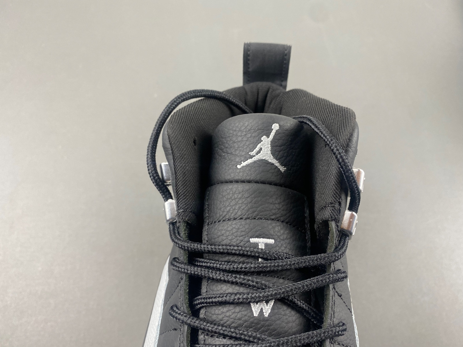 Air Jordan 12 BLACK/WOLF GREY CT8013-010