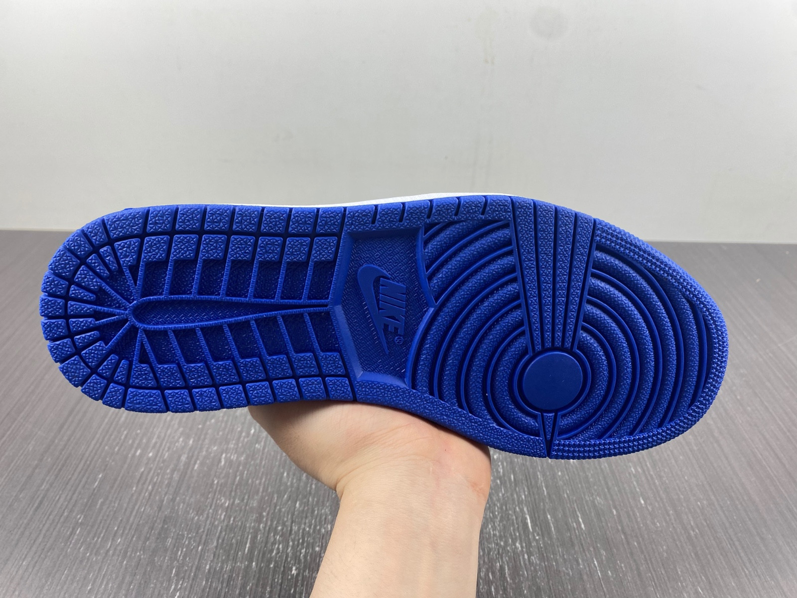 Jordan 1 Retro Low Royal (2015)  705329-004