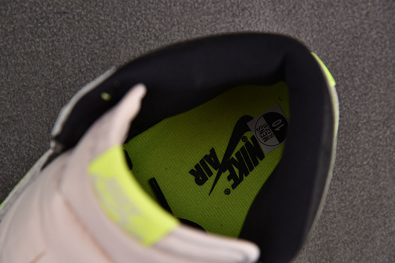 Air Jordan 1 High OG“Volt” 555088-702-01