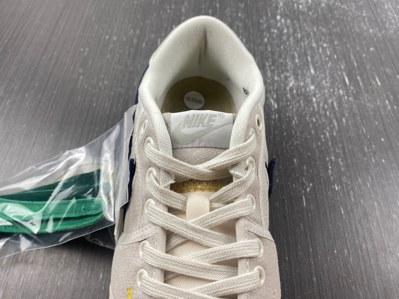 Union x AJKO 1 Low DZ4864-100