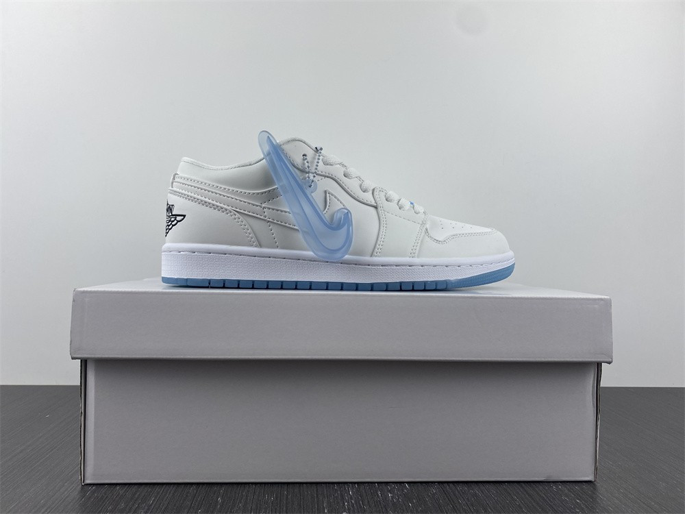 Air Jordan 1 Low AJ0819