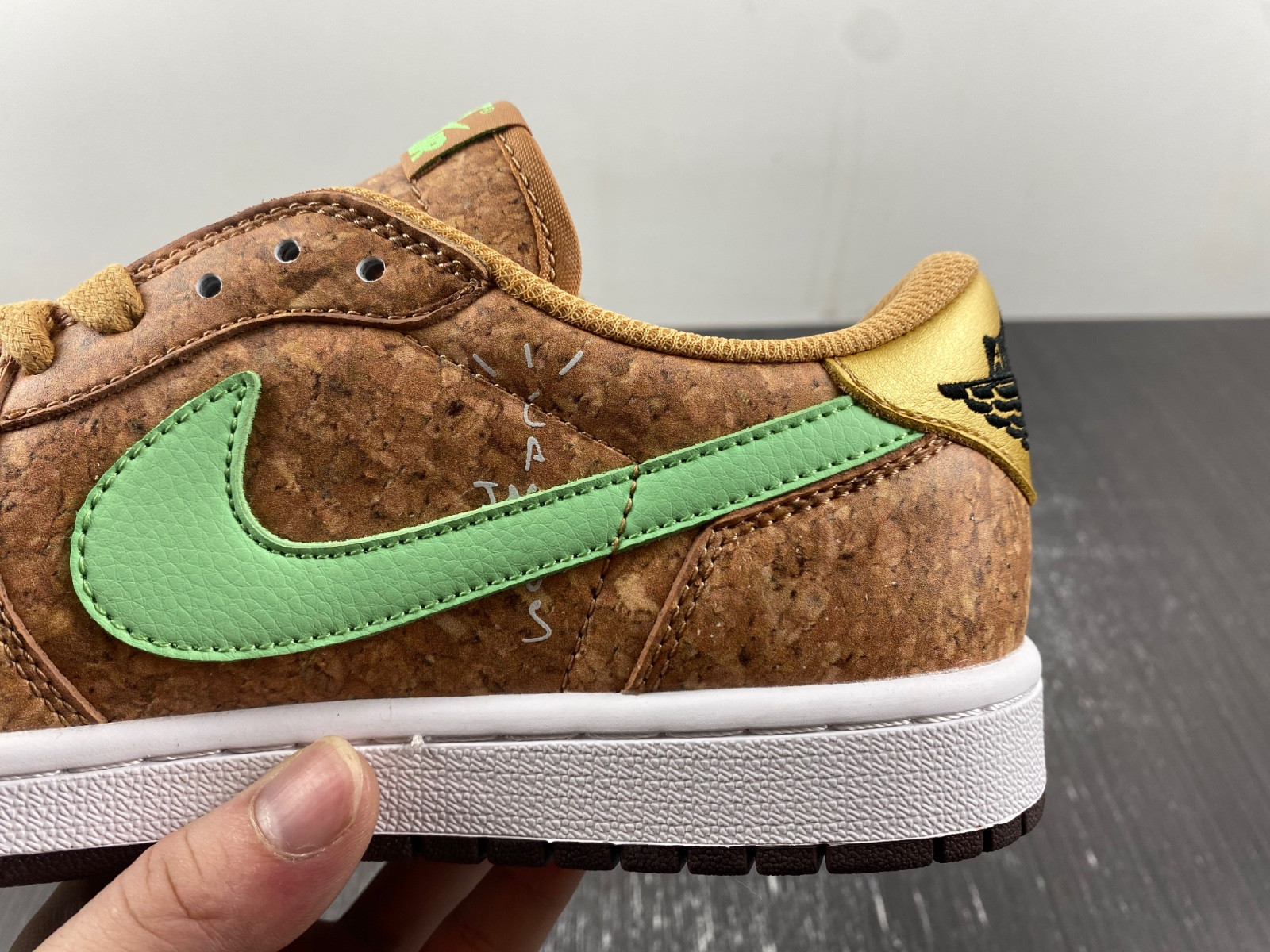 Travis Scott x Air Jordan 1 Low DM7866-922