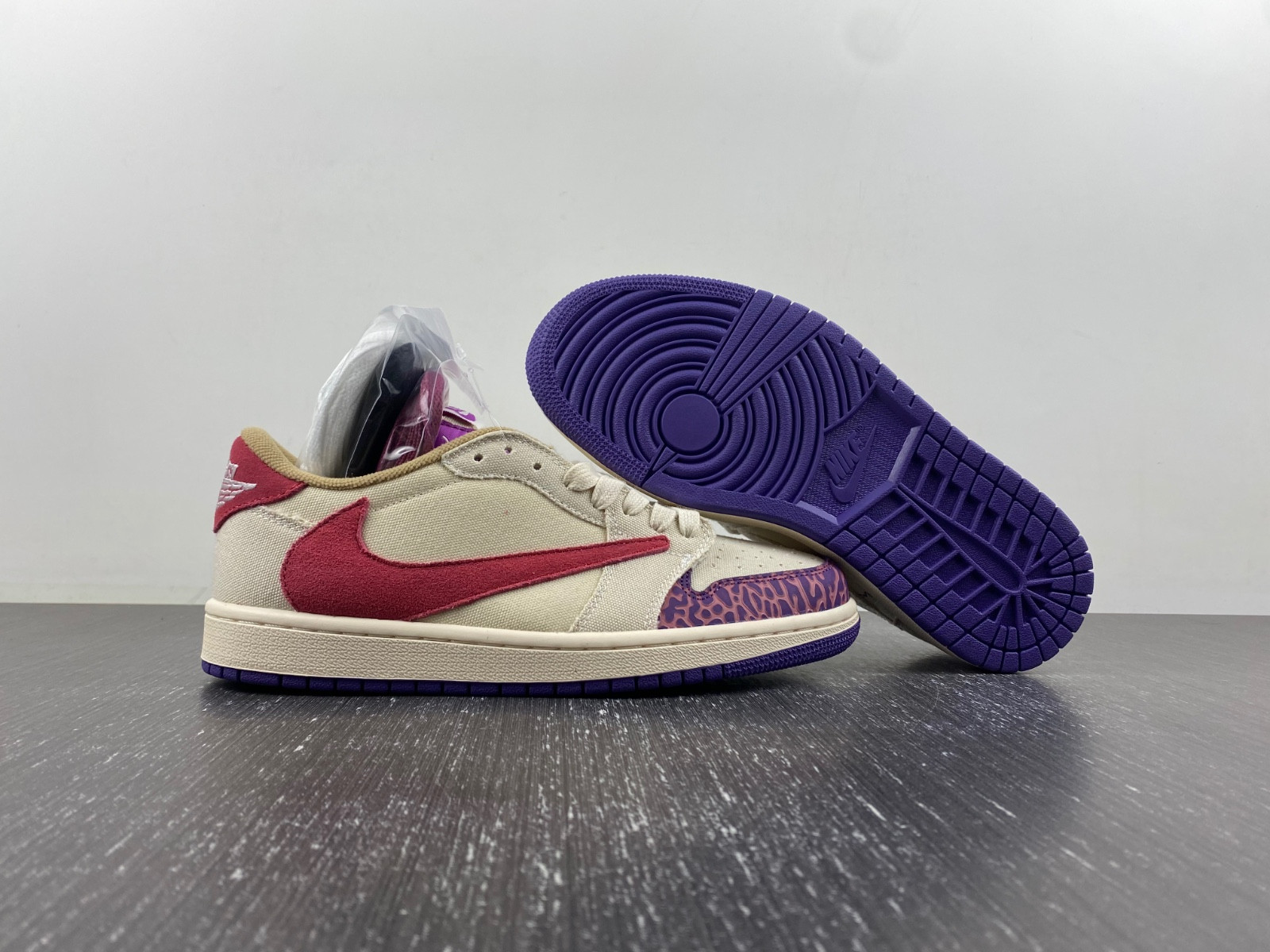Travis Scott x Air Jordan 1 Low DM7866-952