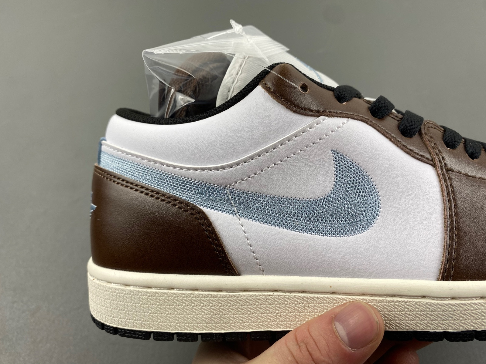 Air Jordan 1 Low FQ8156-142