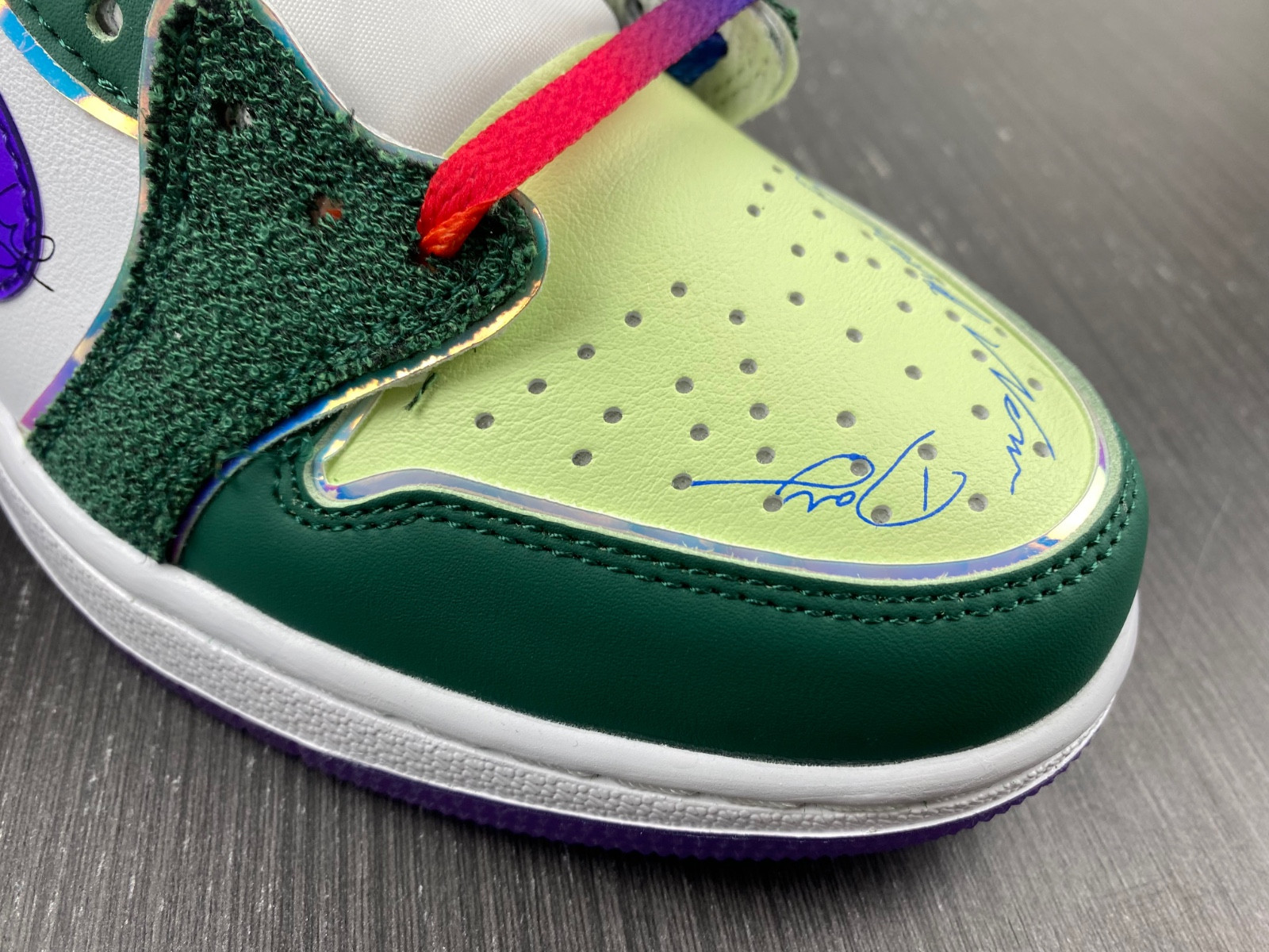 Air Jordan 1 Low OG “Doernbecher”  FD9665-351