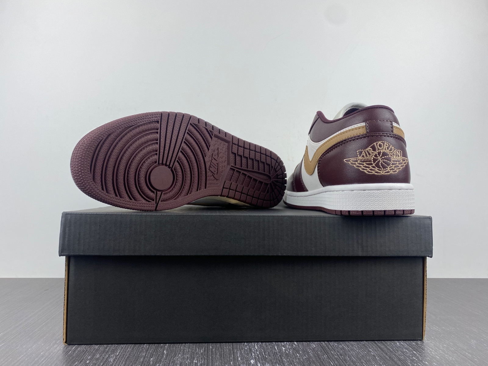 Air Jordan 1 Low “Shadow Brown” DC0774-200