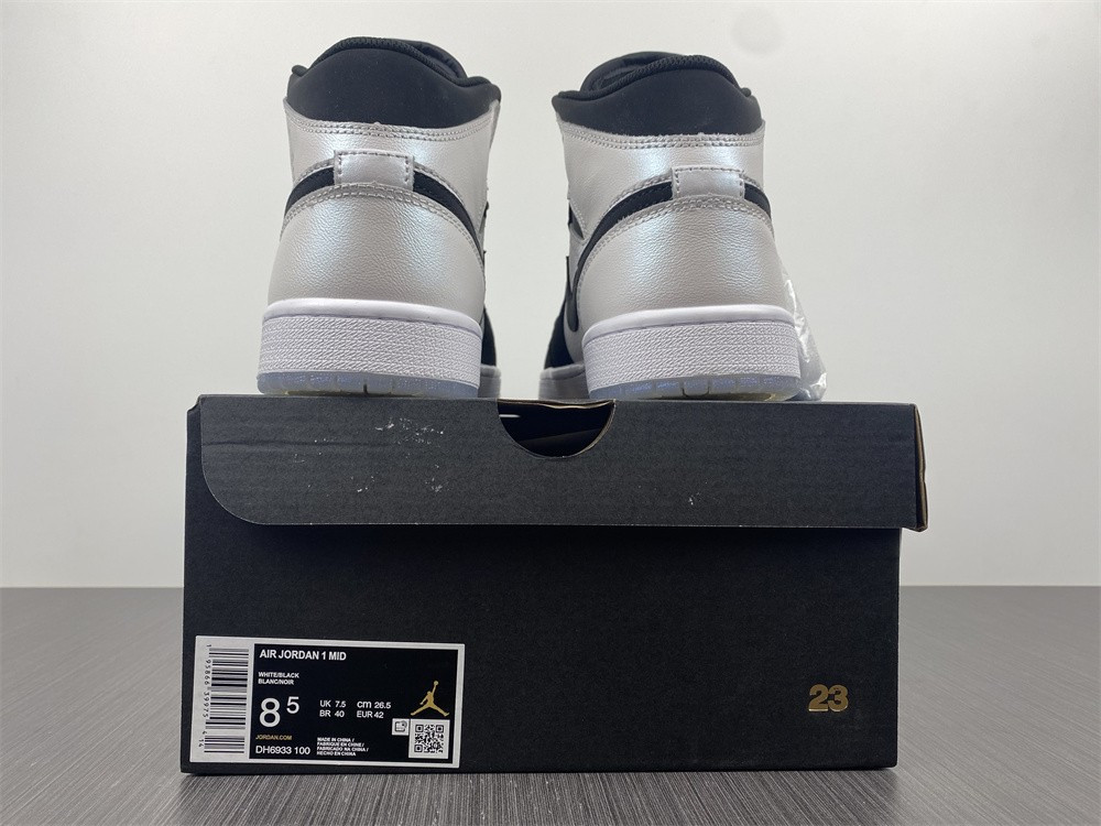 air jordan 1 mid “Di*m*nd shorts