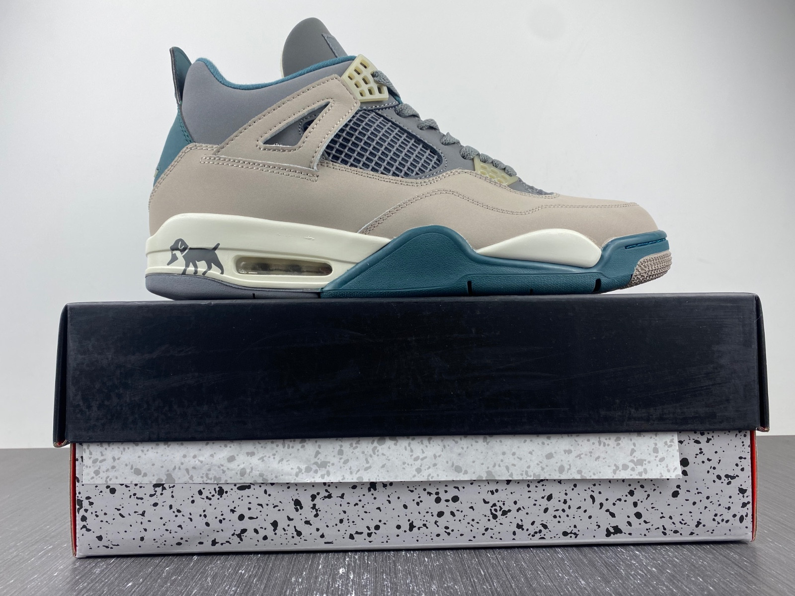 Air Jordan 4