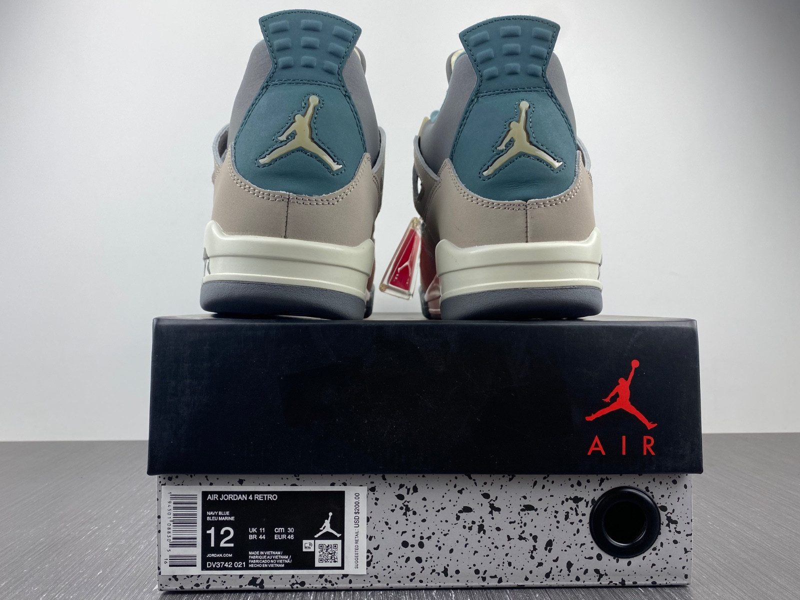 Air Jordan 4