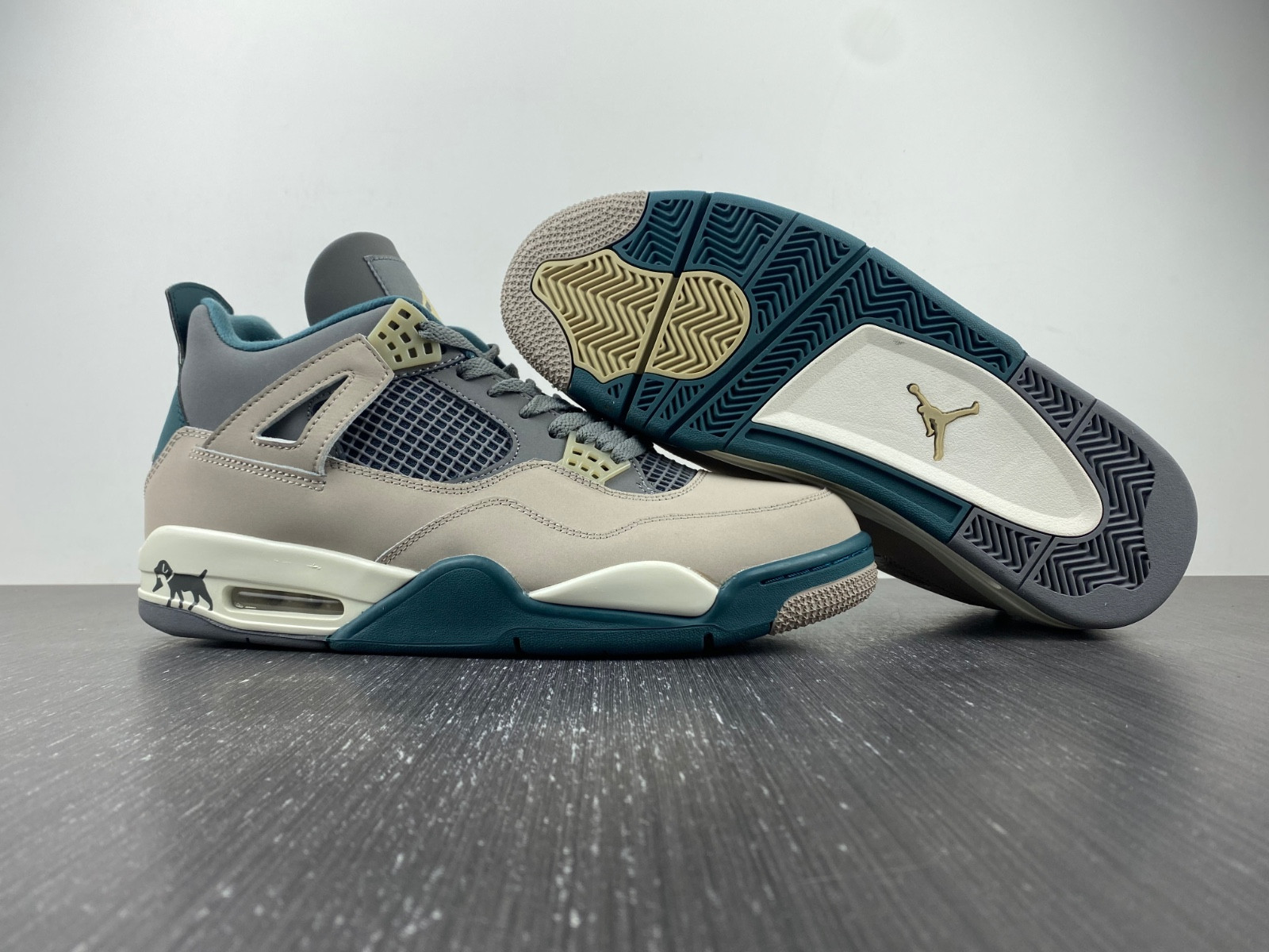 Air Jordan 4
