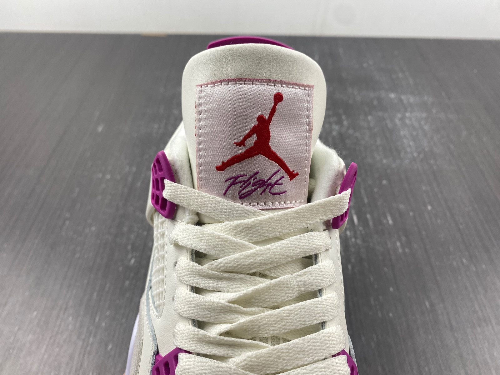Air Jordan 4 DR5415-106