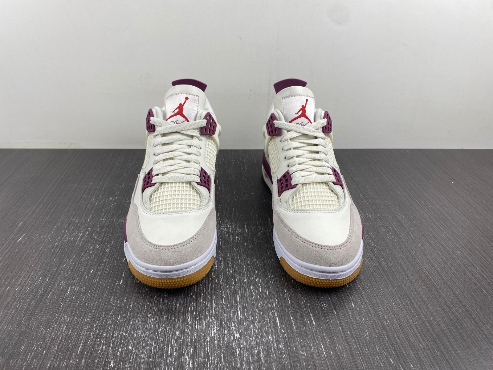 SB x Jordan 4 “Sapphire DR5415-102