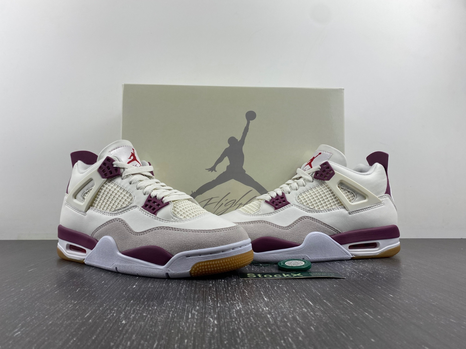 SB x Jordan 4 “Sapphire DR5415-102