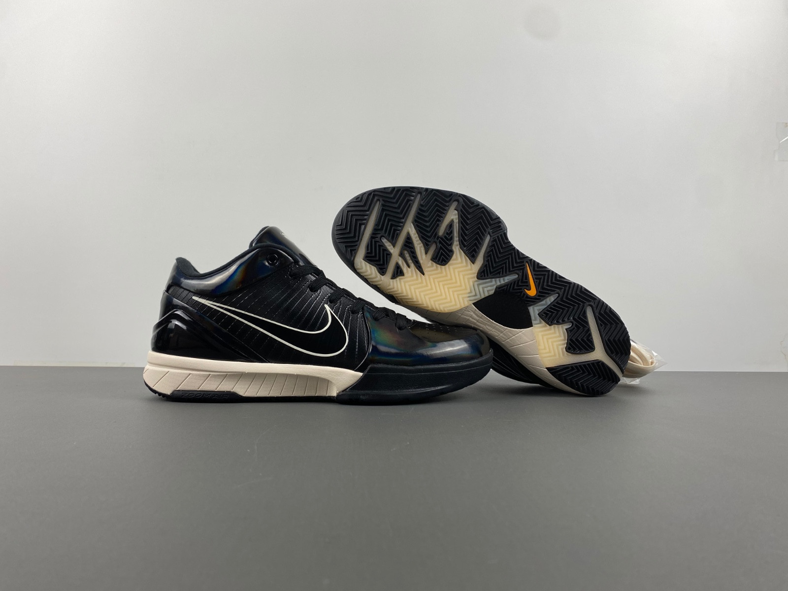 Undefeated x Kobe 4 Protro 