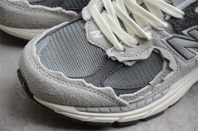 NEW Balan* Sneakers